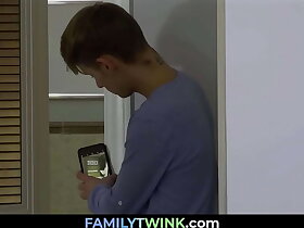 FamilyTwink.com ⏩ Only abridgment Boy Blowing his Stepdad After Spying Him in The Bathroom... Oliver Star, Kristofer Weston