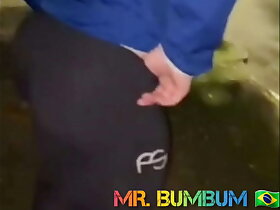 CICLISTA DEU UMA PAUSA NO DELIVERY PARA DAR O RABO NA RUA