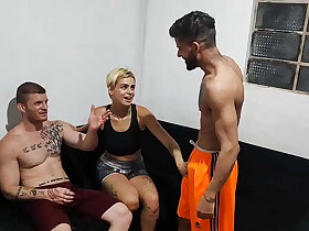 eu e meu amigos fomos pegos no flagra pela minha mulher se masturbando