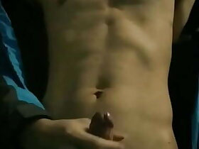 學生火車上打手槍