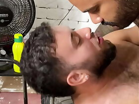 Fodendo o ursão - Assista completo (RED)