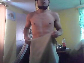 Mi pene saliendo de la ducha