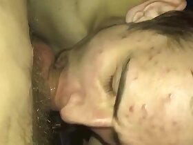 Я ебу в горло.